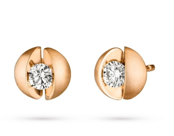 Design oorstekers Calla met één briljant geslepen diamant