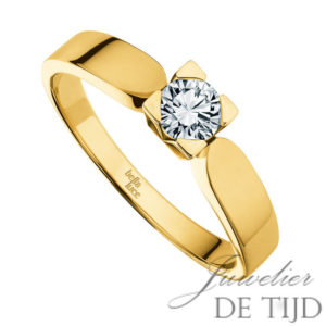 14 karaats geel gouden solitaire ring met briljant geslepen diamant