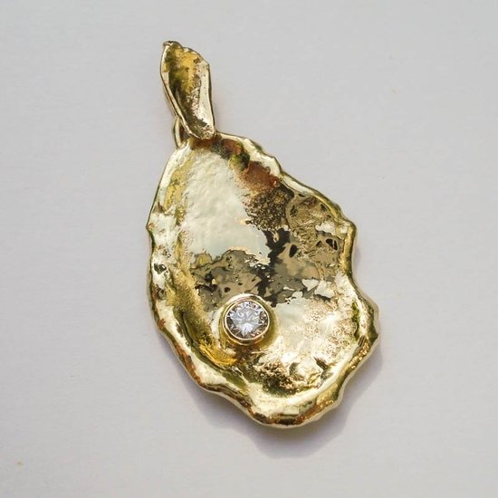 huid ramp Celsius Familie oud goud omgesmolten tot unieke hanger met diamant | Juwelier de  Tijd
