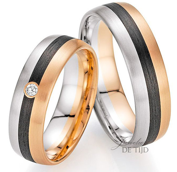 Mammoet dek Viool Wit & abrikoos gouden met carbon trouwringen en 1 briljant geslepen diamant  | Juwelier de Tijd