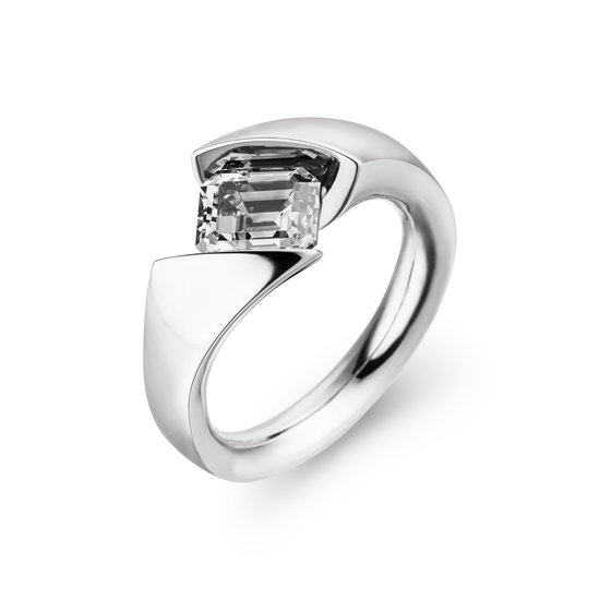 Design ring Calla met één champagne gekleurde smaragd geslepen diamant