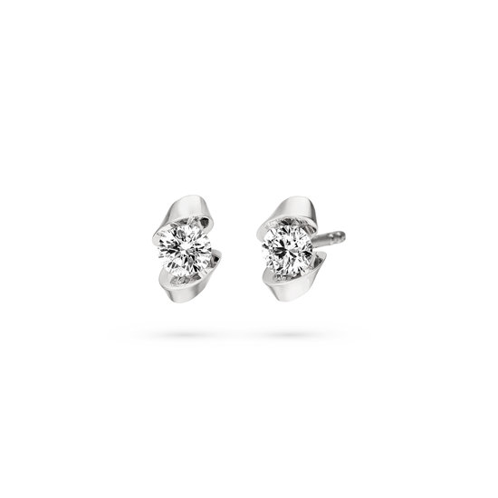 Design oorstekers Calla met één briljant geslepen diamant