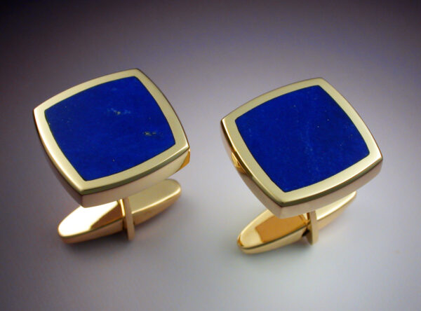 Set geelgouden manchetknopen met lapis lazuli