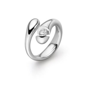 Design ring Calla hoogglans met één briljant geslepen diamant