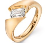 Design ring Calla met één smaragd geslepen diamant