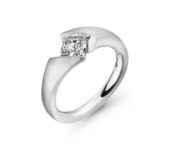 Design ring Calla met één smaragd geslepen diamant