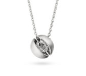 Desing collier Calla met één ovaal geslepen diamant