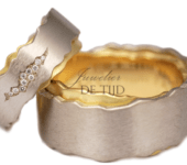 Bi-color geel/wit gouden Trouwringen met briljant geslepen diamanten