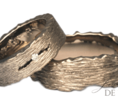 Zand grijs gouden Trouwringen met briljant geslepen diamant