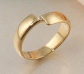 Trouwring getransformeerd met briljant geslepen diamant