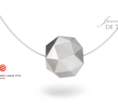 Kristallit ®Design hanger in 18 karaats goud of platina