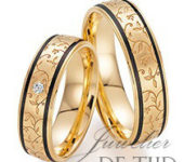 Abrikoos gouden met carbon Trouwringen en 1 briljant geslepen diamant 6mm breed