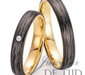 Abrikoos gouden met carbon Trouwringen en 1 briljant geslepen diamant 4mm breed