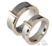 Bi-color wit/geel gouden Trouwringen met vingerafdruk en princess geslepen diamant