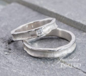 gouden Trouwringen 5mm breed, met princess geslepen diamant