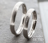 platina Trouwringen 3,5mm breed met 3 briljant geslepen diamanten