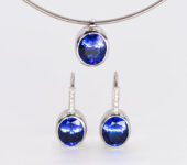 Handgemaakte set platina sieraden met tanzaniet