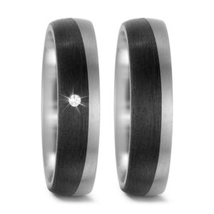 Titanium met carbon trouwringen met 1 briljant