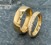 Geelgouden trouwringen met briljanten pavé