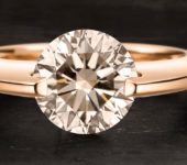 Geelgouden Liberté ring met 1,50ct cinnamon briljant
