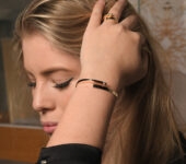 Handgesmede geelgouden ring