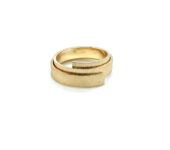 Witgouden ring met saffier