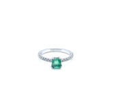 Handgemaakte designring met smaragd
