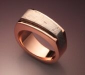 Roségouden herenring met meteoriet