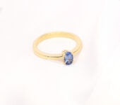 Fairmined geelgouden ring met onbehandelde saffier
