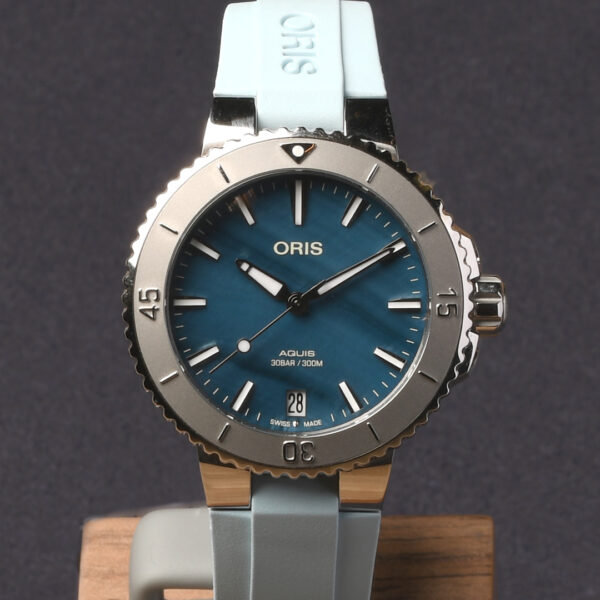 Oris Aquis Date Aegaen Blue