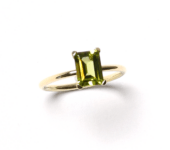 JRR0059G.02 Geelgouden ring met peridoot