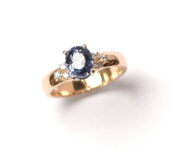 Geelgouden ring Rosa met saffier en briljanten
