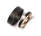 Zirkonium herenring en abrikoosgouden solitairering