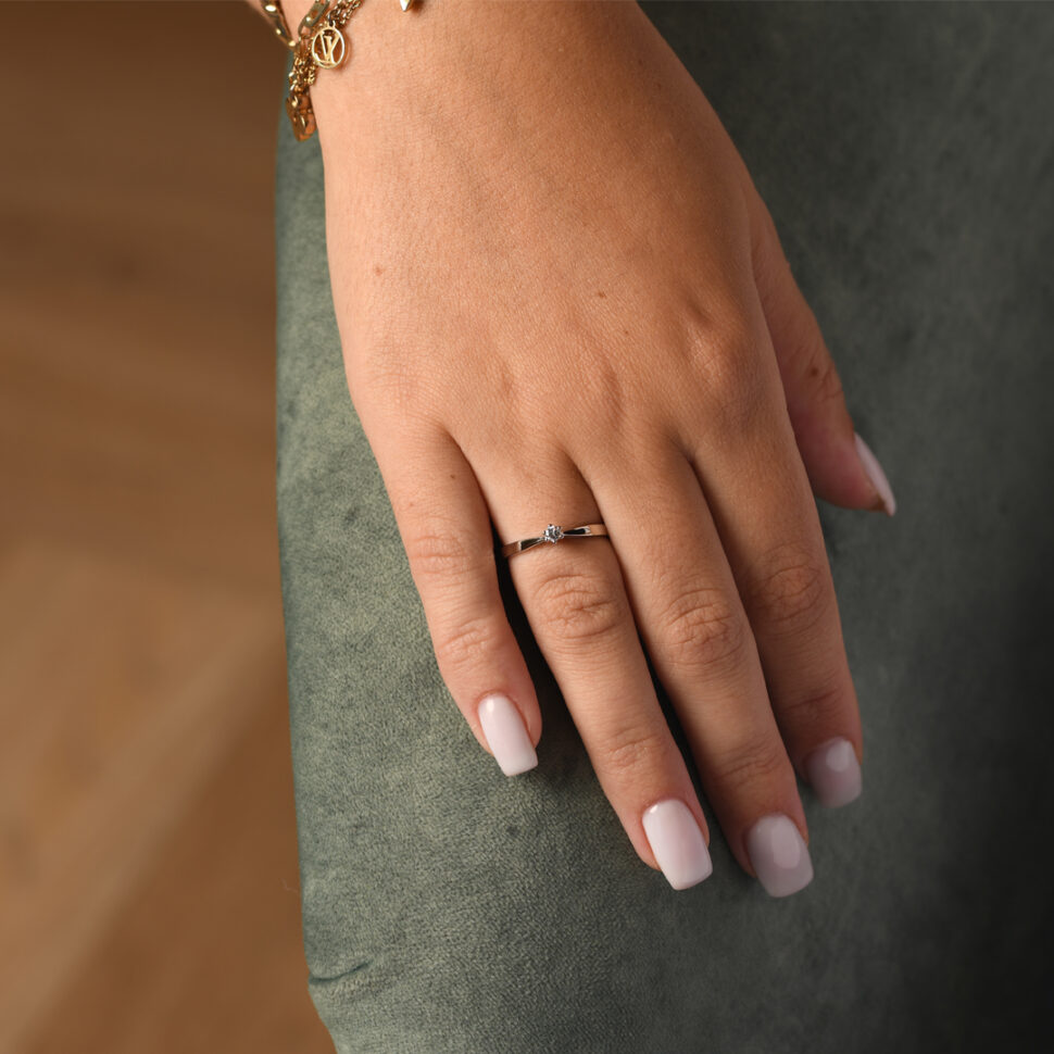 Witgouden solitiare ring 0,05ct