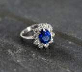 Witgouden Lady Di ring saffier 2,61ct