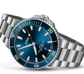 Oris Aquis Date 43.5 01 733 7789 4135 04PEB