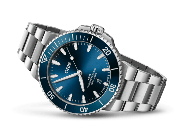 Oris Aquis Date 43.5 01 733 7789 4135 04PEB