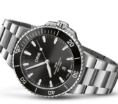 Oris Aquis Date 43.5 01 733 7789 4154 04PEB