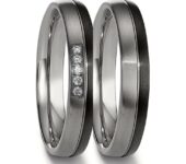 Titanium met carbon trouwringen met vijf briljanten 52690