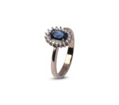 Handgemaakte witgouden Lady Diana ring met Saffier