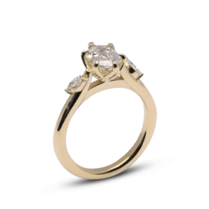 Gouden ring Elysia – hexagon trap geslepen diamant 1ct